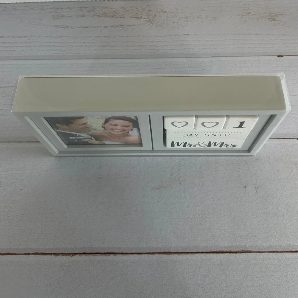Wedding Calendar Engagement Countdown & Photo Frame | Malden | Freestanding Box